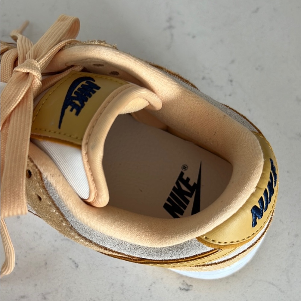 Very Good - Women's Nike Dunk Low LX Sneaker - White / Yellow - Gold - Size W7 - Picture 3 of 16